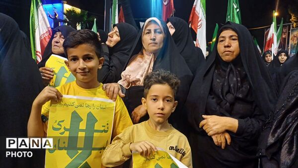 کوهدشت  یک صدا،اجتماع مردمی برای دفاع از وطن  وبیعت بارهبر جدید