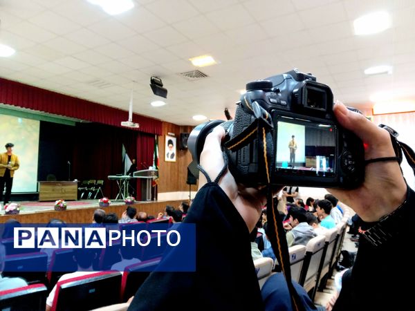 تجلیل از برگزیدگان مسابقات فرهنگی هنری جشنواره امید فردا در نیشابور