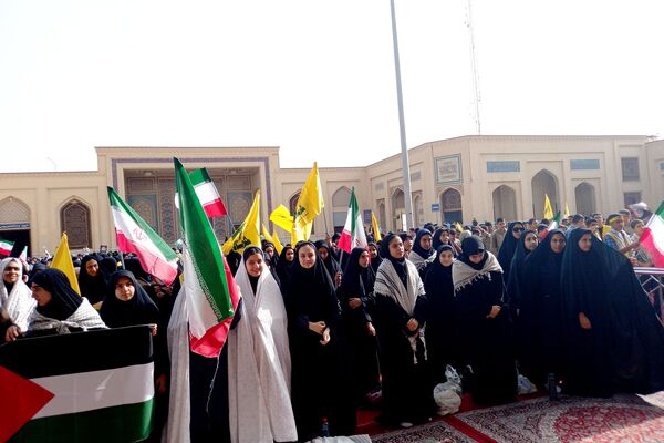 حضور پرشور دختران زینبی در تجمع دانش‌آموزی حمایت از جبهه مقاومت اسلامی