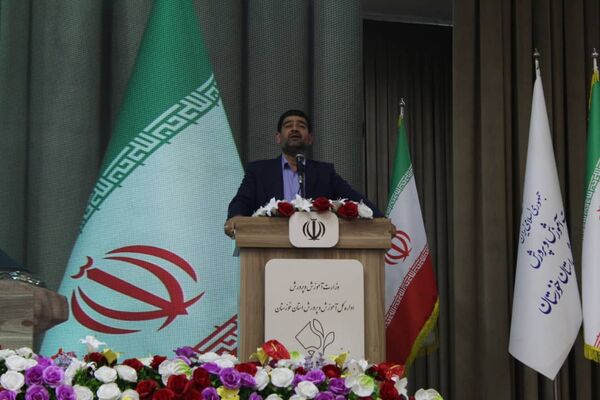 دیدار صمیمی وزیر آموزش‌وپرورش با فرهنگیان استان خوزستان
