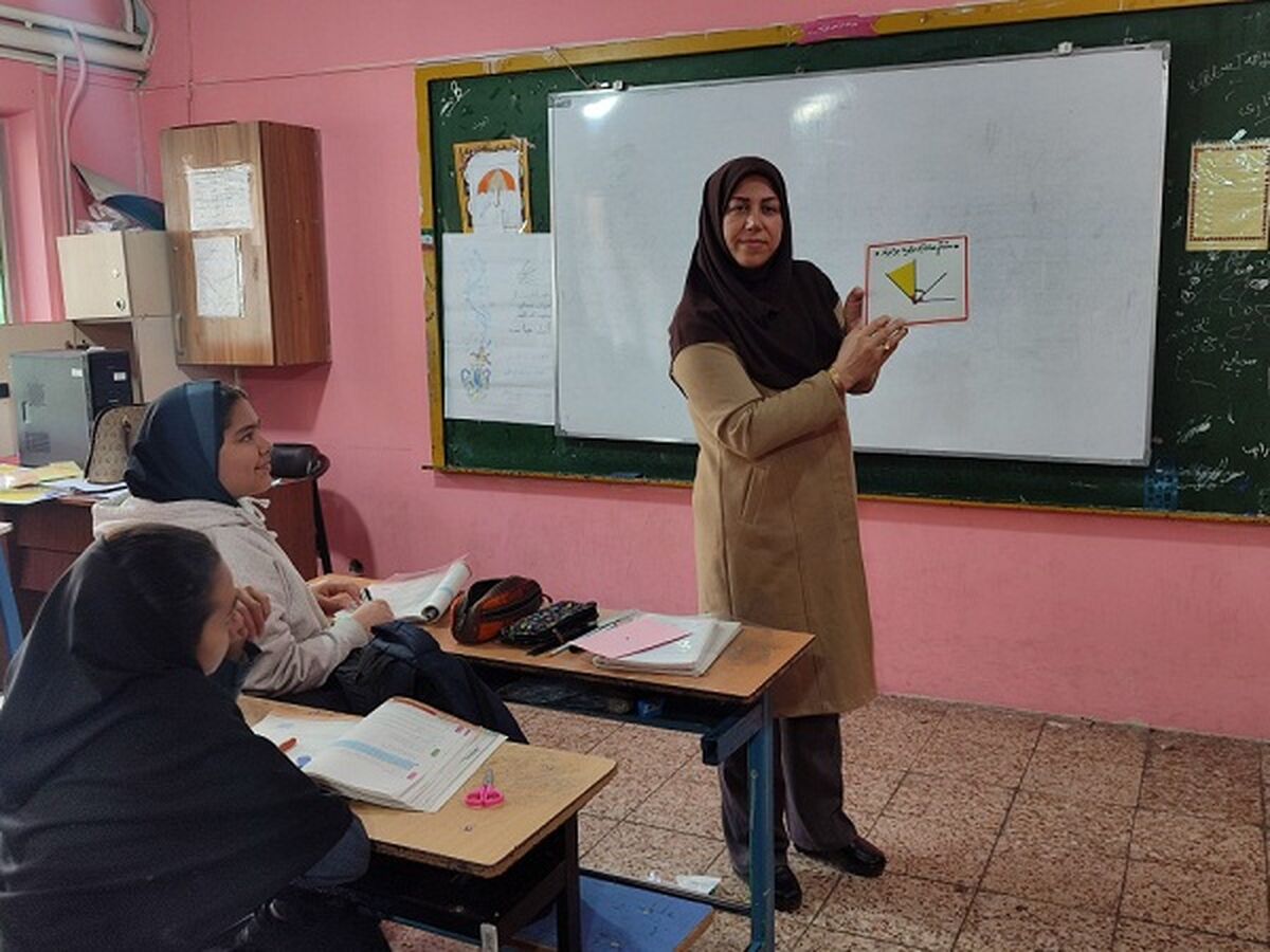 معلمان نقش اساسی در فرایند آموزش و پیشرفت دانش‌آموزان دارند