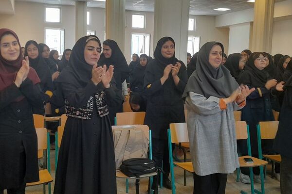 روز خاطره‌انگیز با برگزاری جشن سمپاد در دبیرستان استعدادهای درخشان فرزانگان ملارد