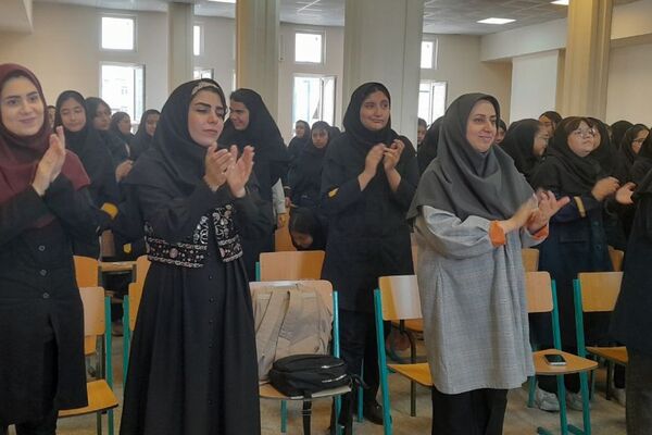 روز خاطره‌انگیز با برگزاری جشن سمپاد در دبیرستان استعدادهای درخشان فرزانگان ملارد