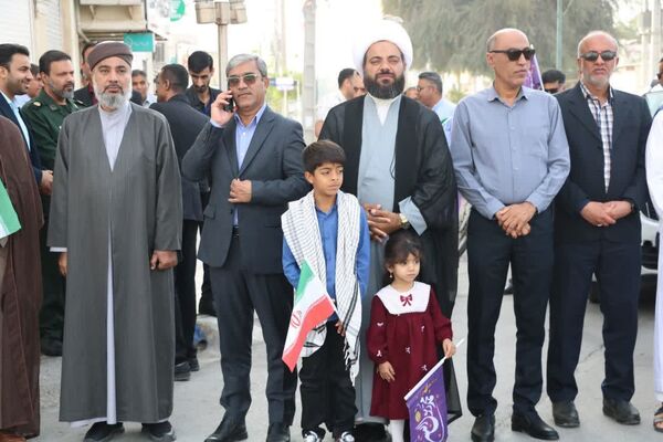 مردم بندرخمیر با حضور یکپارچه در ۲۲ بهمن اقتدار خود را فریاد زدند