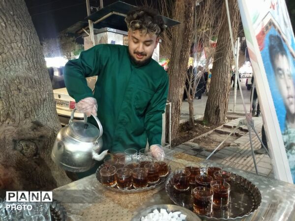 حرکت دسته عزاداری درسومین شب شهادت امام خامنه ای از پنجراه تا مسجد جامع