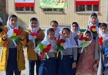 آیین نواختن زنگ انقلاب در ایزدخواست