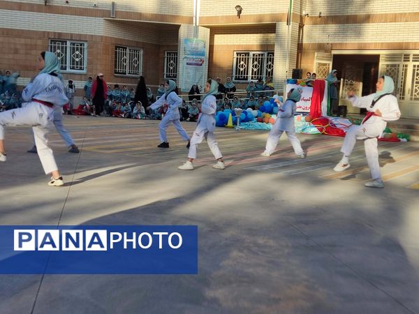 برگزاری المپیاد ورزشی درون مدرسه‌ای در دبستان امام خمینی(ره) بجنورد