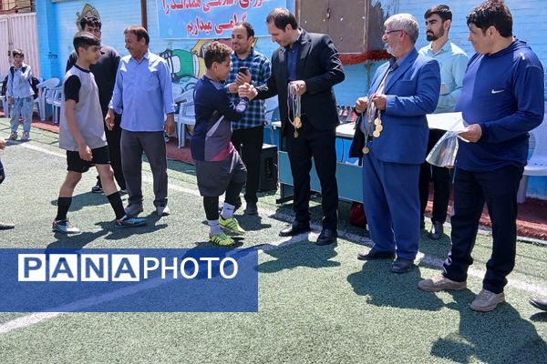 مسابقات مینی فوتبال دانش‌آموزان دوره اول ودوم ابتدایی در بهارستان‌۲