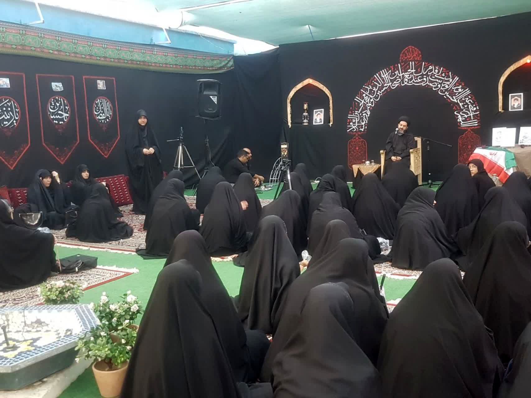 مراسم عزاداری سیدالشهدا دردبیرستان دخترانه امام حسین (ع)