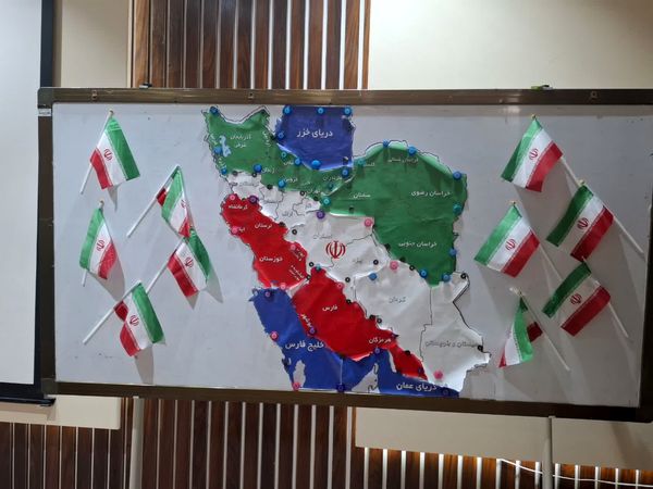 برگزاری مراسم یاوران انقلاب در دبستان آرمینه مصلی نژاد ناحیه ۶ مشهد 