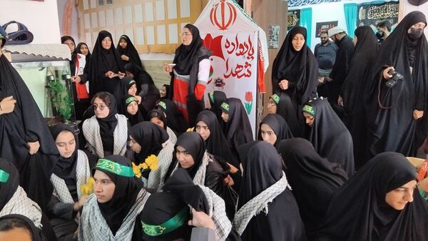 میهمان آسمانی در آغوش مدرسه ما