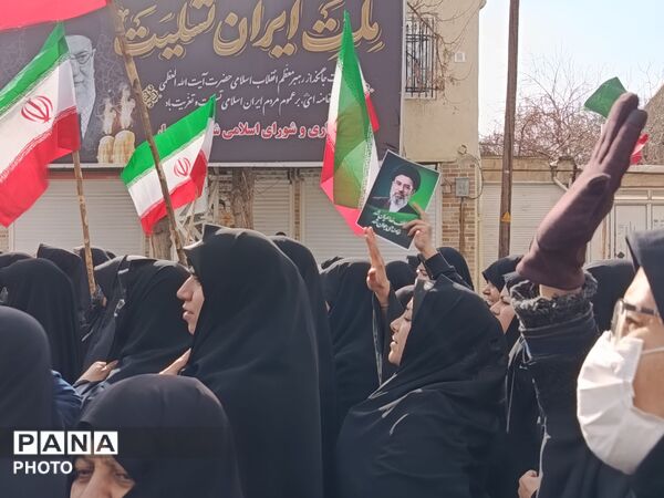 برگزاری مراسم بیعت با خامنه‌ای در بهار