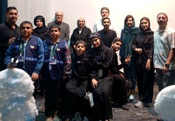 نمایش عروسکی پرواز لک‌لکها در تالار حافظ شیراز روی صحنه رفت
