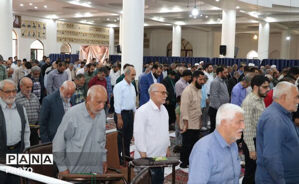 جلوه‌هایی از وحدت، ایمان و همدلی مردم نظرآباد در نماز جمعه 
