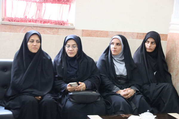 طرح سپاس معلم در مدارس شهرستان اسلامشهر با حضور مسئولین شهرستان