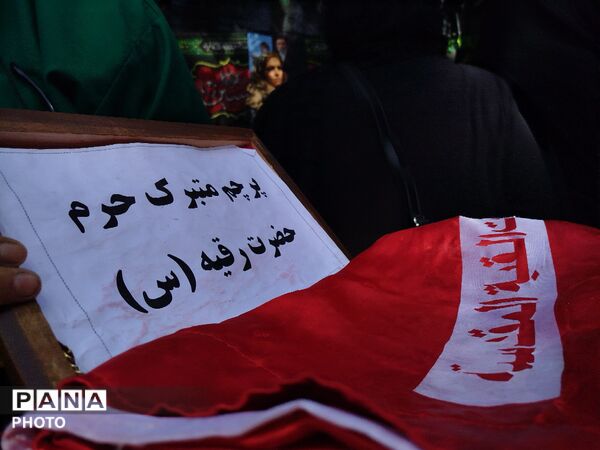 فعالیت موکب فرهنگی مسجد قدس در پیاده روی دلدادگان اربعین حسینی