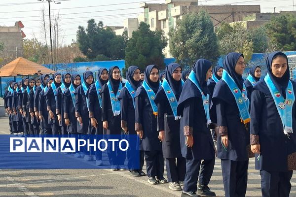 جلوه‌هایی از سرود همگانی مدرسه نمونه‌دولتی تمام ساحتی ارشاد قرچک