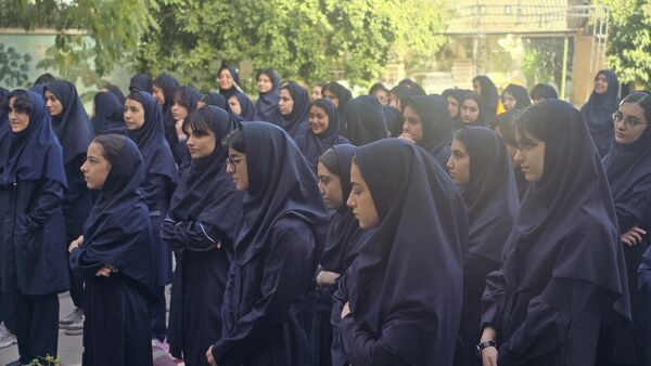شور مهر، یاد مقاومت؛ نخستین روز مدرسه در هنرستان هنرهای زیبای دختران اصفهان
