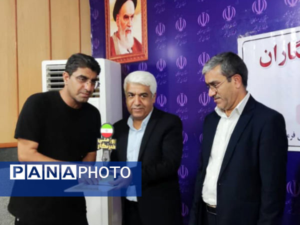 آیین تجلیل از تلاشگران عرصه خبر در بندرخمیر  