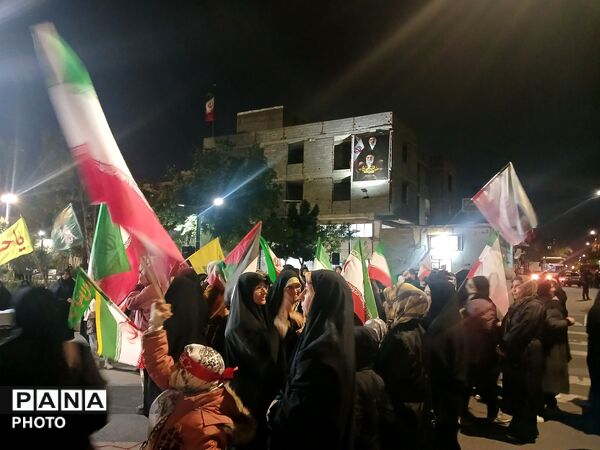 انزجار مردم آبرسانی فردیس از دشمن متخاصم در راهپیمایی‌های هرشب