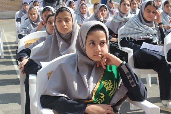 اولین جشن جوانه‌ها در مدرسه نشاط بهارستان‌2