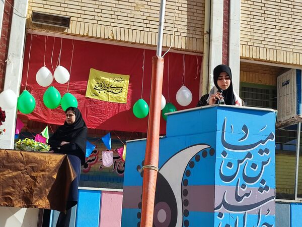 جشن نیمه شعبان  و دهه فجر در دبیرستان شهید  مرتضی مطهری (عترت) 