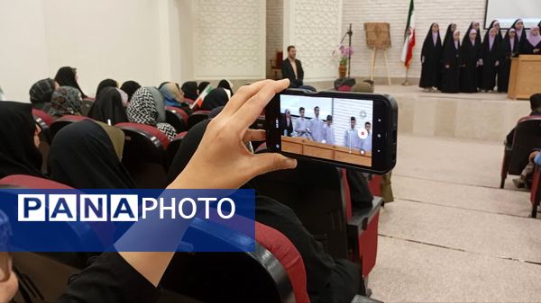 نشست صمیمی جوانان با حضرت آیت الله نورمفیدی