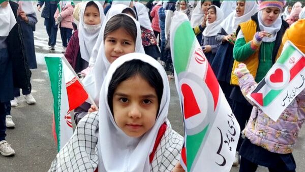 برگزاری جشن پیروزی مقاومت و اعلام حمایت دانش‌آموزان منطقه پردیس از غزه و لبنان