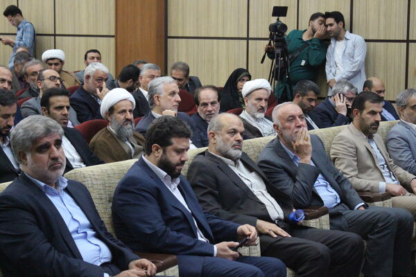 جلسه شورای اداری استان تهران با حضور وزیر کشور به‌مناسبت هفته معلم
