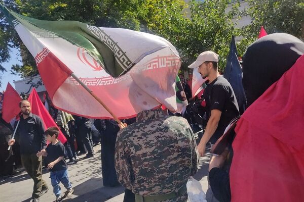 حضور پرشور ملت عظیم الشأن ایران در مراسم وداع با پیکر رهبر شهید