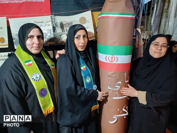 فرهنگیان و دانش‌آموزان گلوگاه یک‌صدا برای انقلاب