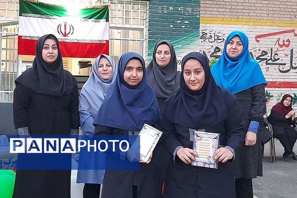 برگزاری جشن پرشور روز دانش آموز در دبیرستان شهدای هسته‌ای