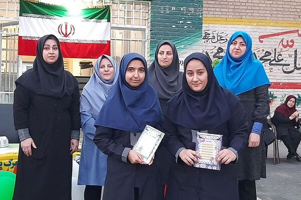 برگزاری جشن پرشور روز دانش آموز در دبیرستان شهدای هسته‌ای