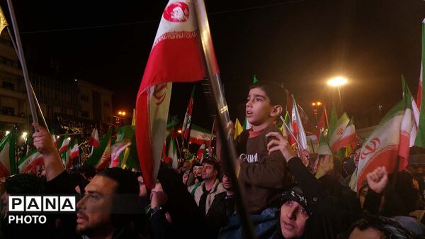 جلوه‌هایی از حماسه حضور در میدان انقلاب