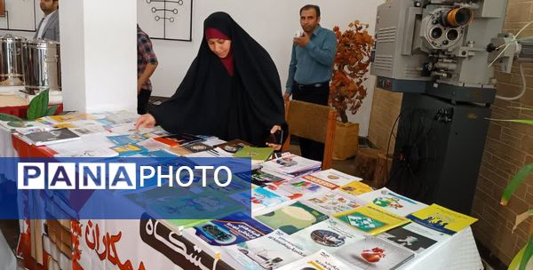 مراسم بزرگداشت مقام معلم و تجلیل از معلمان نمونه در محمودآباد