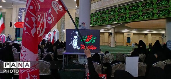 آیین بزرگداشت رهبر شهید انقلاب اسلامی در مصلای خاتم‌الانبیا(ص) زنجان 