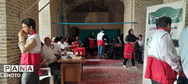 خدمت رسانی ادارات و سازمان های شهرستان نیشابور در میزخدمت نماز جمعه 