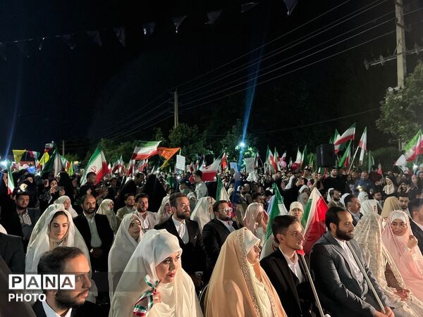ازداواج ۵۰ زوج کرجی در شب سالگرد ازدواج امام علی(ع) و حضرت فاطمه(س) در کرج 