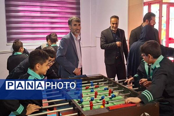 بازدید معاون تربیت بدنی و سلامت اداره کل از اتاق بازی و یادگیری دبستان شاهد شهید قدوسی 