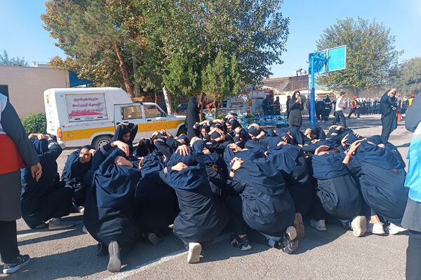 مانور پدافند غیرعامل در دبیرستان  سوده شهرستان ورامین 