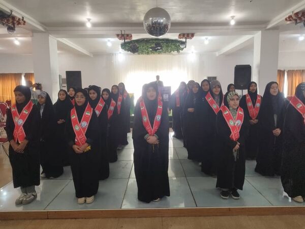 آیین رونمایی از کتاب دانش‌آموزان میناب