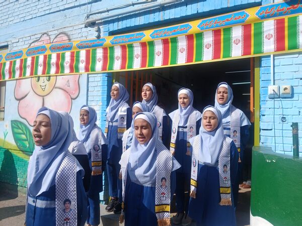 جشن نیمه شعبان در مدرسه دخترانه بنت الهدی صدر۲ 