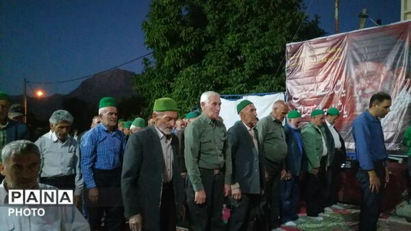 اقامه نماز جماعت همراه با اجتماعات شبانه و خیابانی در شهربار