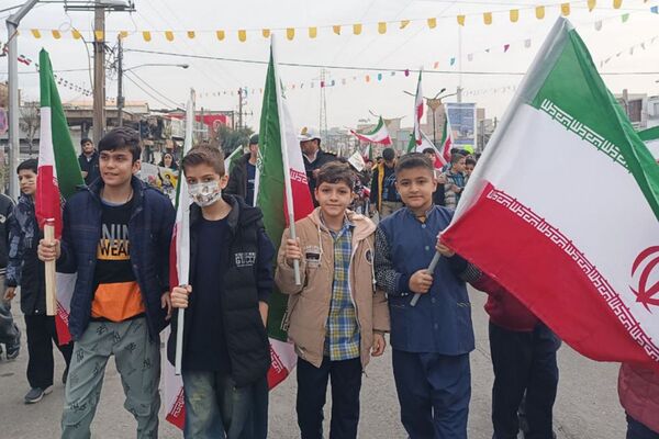 راهپیمایی باشکوه مردم قیامدشت در حمایت از آرمان‌های انقلاب