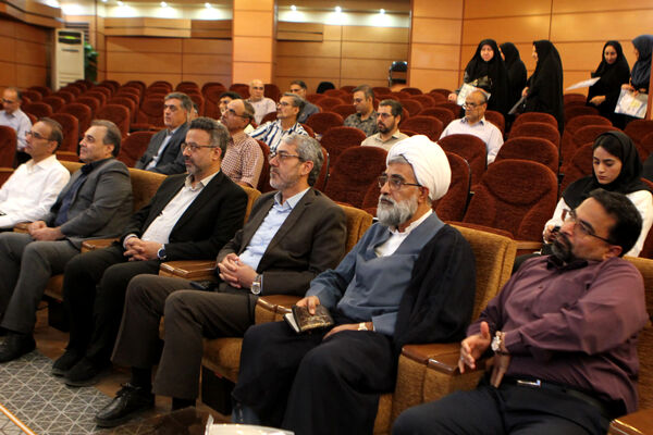 هم‌افزایی دانشگاه آزاد و آموزش و پرورش برای ارتقای آموزش متوسطه در کاشان