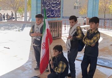 راهپیمایی روز ۱۳ آبان در شهر سفیددشت 