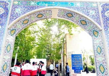 در روز عرفه، گلزار شهدای الشتر؛ صحنه‌ای از نیایش و تجدید پیمان با آرمان‌های شهدا