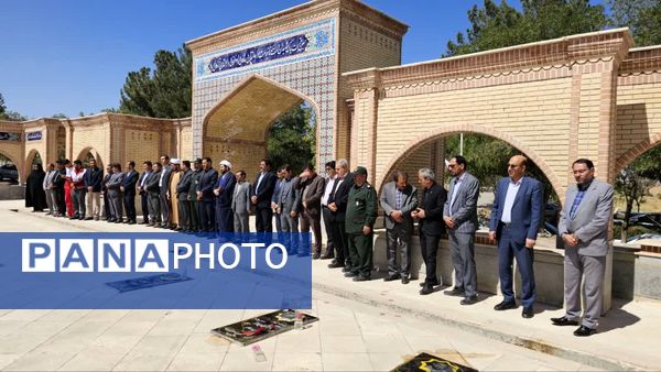 غبارروبی گلزار شهدای شهرستان فاروج 