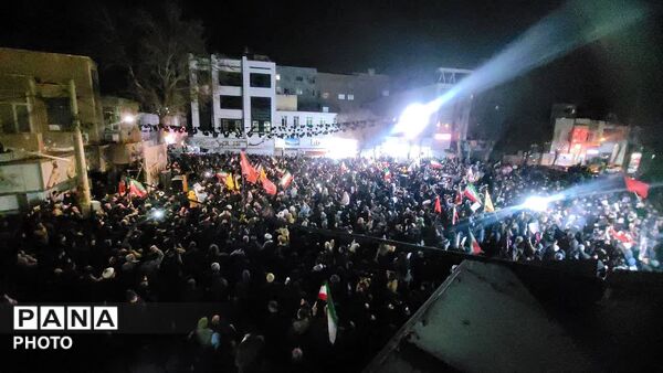 میدان لاله نظرآباد پاتوق دلدادگان رهبر