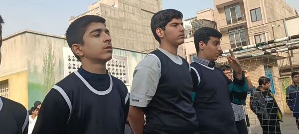  مسابقات ورزشی بین مدرسه ای دانش آموزان پسر متوسطه اول در پاکدشت